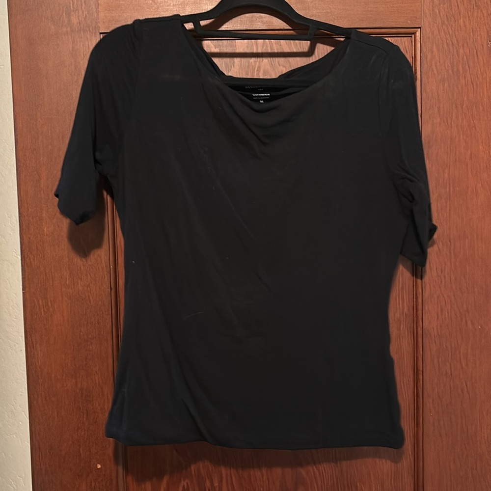 Banana Republic back (M) top. Good condition. Warn only 1 time.